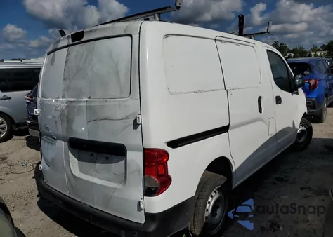 2015 Nissan Nv200 2.5S z USA, uszkodzony, nr VIN 3N6CM0KN2FK712860